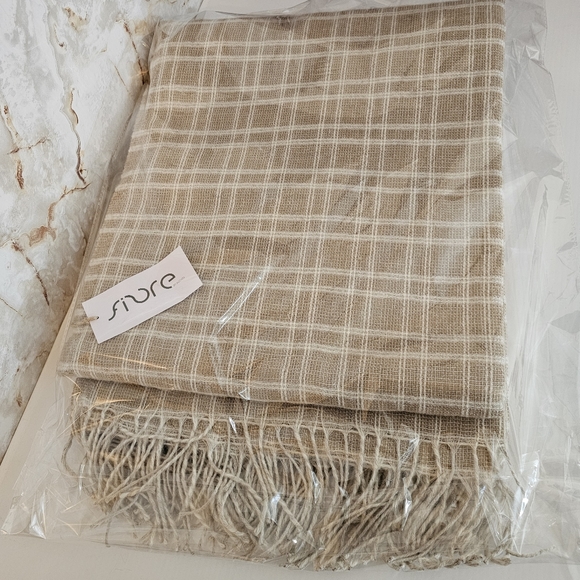 Fibre By Auskin Linen Wool Throw Blanket - Picture 15 of 16